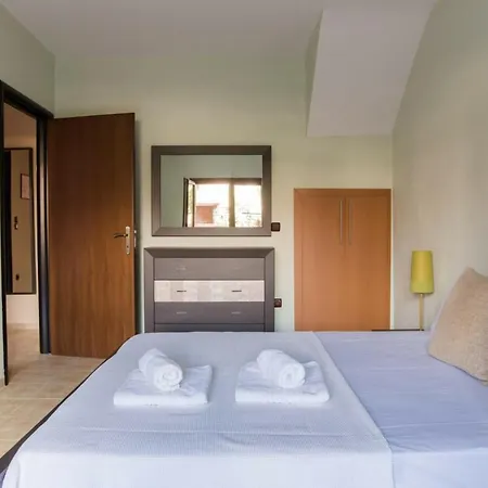 Mikhail Apartment *