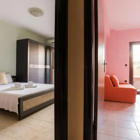 Mikhail Apartment *